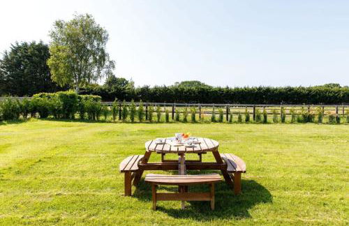 Countryside Bungalow for 4 Close to Beaches - Foto 10