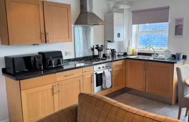 Modern, Sleeps 6, First floor, Parking, Beautiful rural market town, Llani - Foto 6