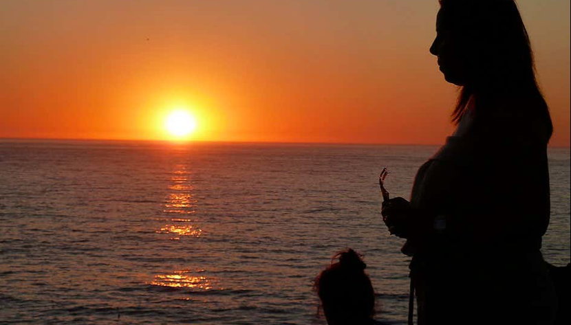 Free tour de los misterios y leyendas de Cangas de Morrazo - Foto 2, Contemplando el atardecer de Cangas