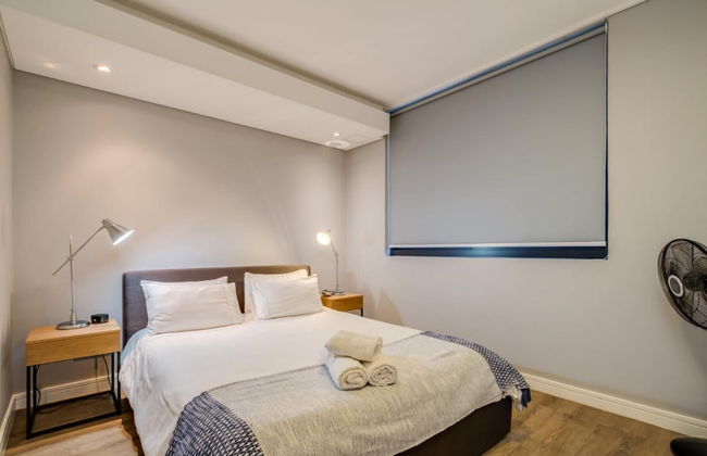 Urban Chic Apartment Close to Waterfront Warwick - Photo 8