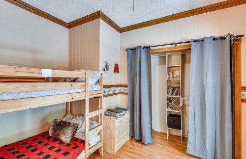 Huge Family Home with Pool - 13 Mi to Lake Michigan! - Foto 27