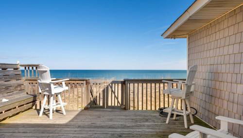 OBX 4BR Oceanfront Cottage - Foto 1