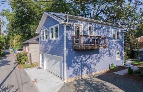 Back Alley Apartment, walk Downtown and Duke - Photo 2