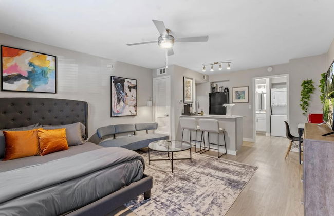 Cozy Chic Studio Close to Downtown and Domain - Foto 1