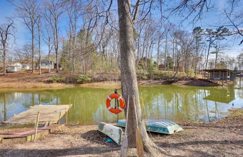 Hot Tub, Lake Access! Anglers Escape in Hemphill - Foto 2