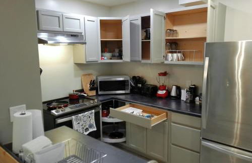 King Bed Creekfront Retreat in Jacksonville - Photo 2