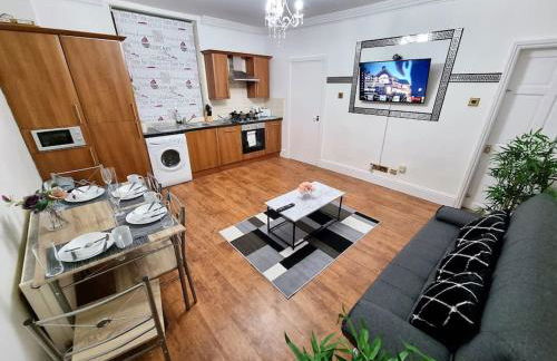 *6B7R* Setup for your most relaxed & amazing stay + Free Parking + Free Fast WiFi* - Foto 1