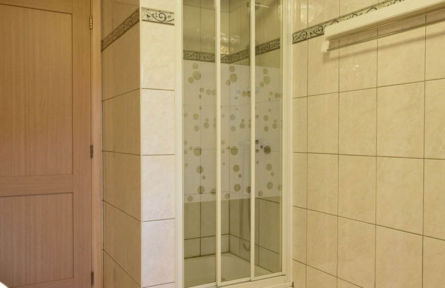 Cottage in Former Farmhouse in Tillet - Photo 11