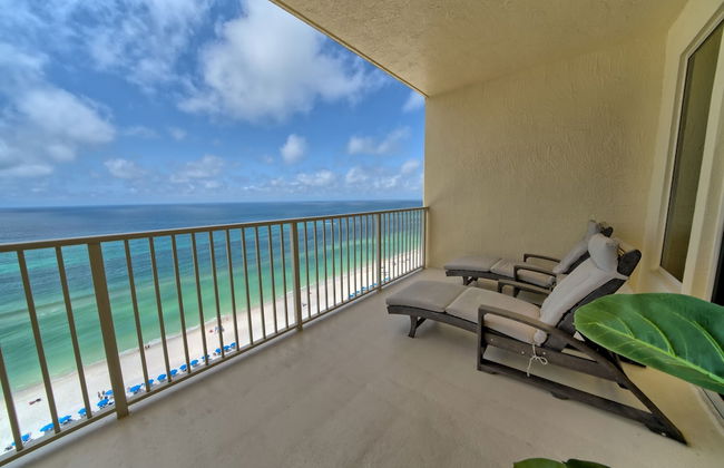 Pleasant Oceanfront Condo with Large Balcony and Beach Access - Unit 1605 by RedAwning - Foto 34