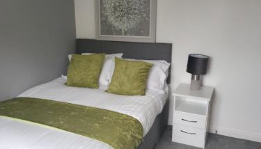 4 Bedroom Home Tameside Greater Manchester Sleeps 8 - Foto 4