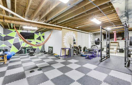 Family Home on 9 Acres! Climbing Wall and Gym - Foto 4