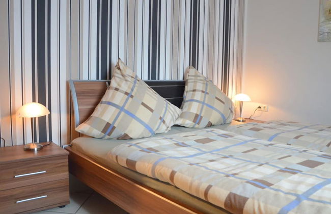 Modern Holiday Apartment With Large Garden Near the River Moselle - Photo 4