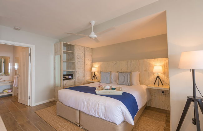 Le Nautique Luxury Beachfront Apartments - Photo 4