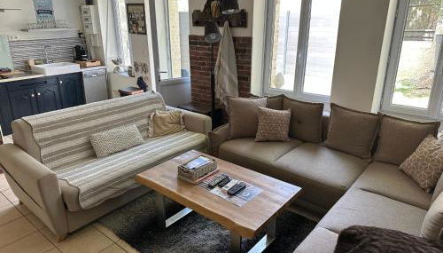 JOLIE MAISON AVEC JARDIN PRIVE DANS LE CENTRE VILLE DE BRIARE - Photo 4