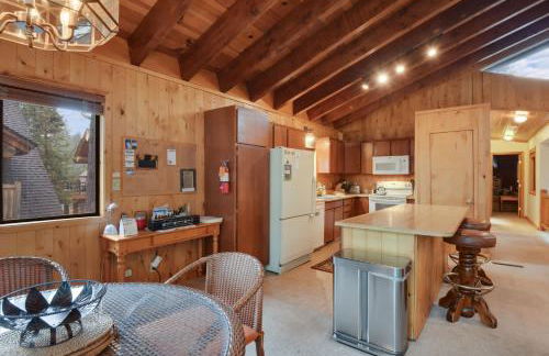 Lake Tahoe Treasure! Minutes From Beach & Skiing - Foto 7