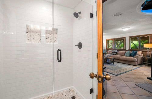 Unique waterfront home with stunning views - Foto 28