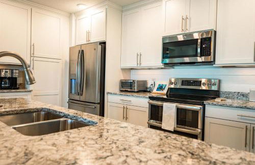 Bungalow at Margaritaville! Less than 1 Mile to AMI! - Foto 16