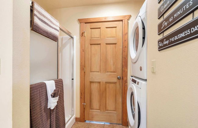 Simons Treetop Cabin 2 BDR in Popular Resort! - Photo 19