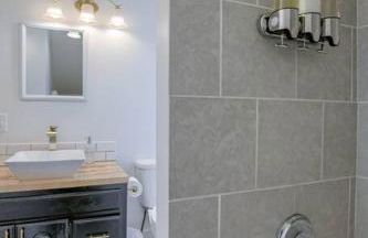 Beautiful - 4bd with Contemporary Interior - Foto 41