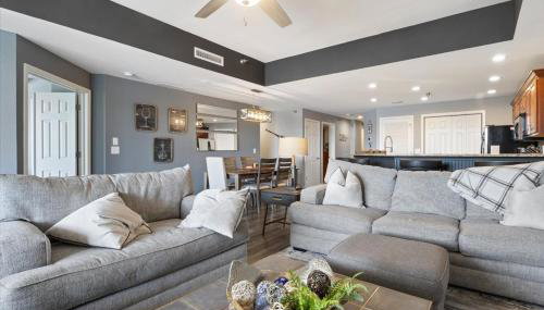 Modern Decor, Views, Grill, Workstation, Boat + 2 PWC Slips & Resort-Style Amenities - Foto 4