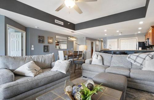 Modern Decor, Views, Grill, Workstation, Boat + 2 PWC Slips & Resort-Style Amenities - Foto 4