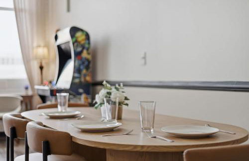 New Downtown Indy 3BR Retreat Sleeps 10 - Arcade - Foto 29