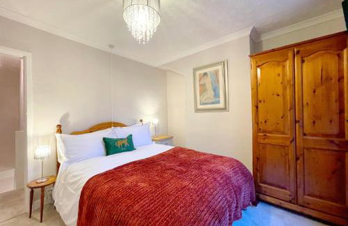 Stylish cottage in vibrant riverside village - Foto 15