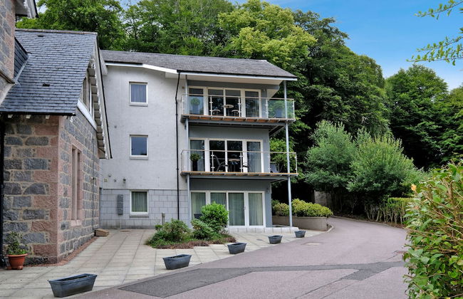 Enchanting Home With Furnished Balcony in Cults, Scotland - Foto 21