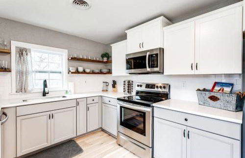 Brookwood Getaway Stock Tank Pool Outdoor Theater - Foto 7