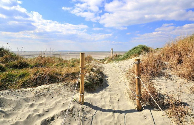 Charming Seaside Cottage - 5-min Walk to Beach - Photo 38