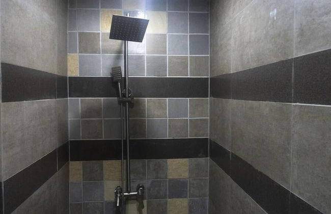 Premiership UK Suites - Photo 20