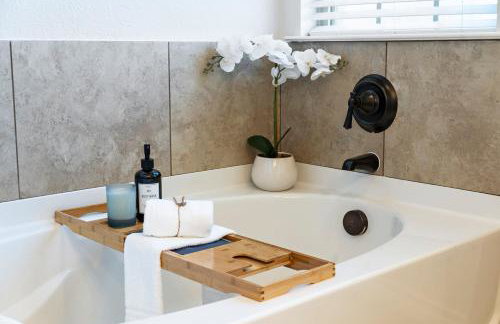 Luxury Lakefront Getaway - Foto 16