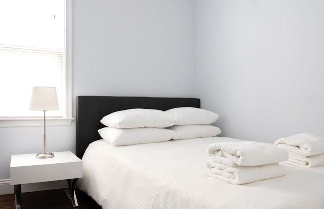 Giles Ave 6 Bedroom Gem - Foto 9