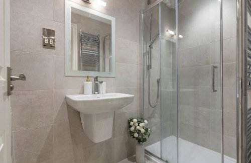 Stunning and Spacious Harrogate Apartment - Photo 25