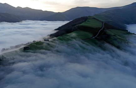 La cabaña mirador de los Valles Pasiegos - Foto 6