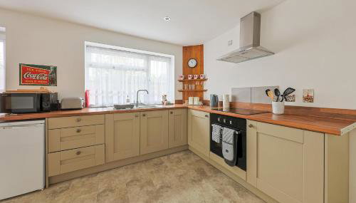 Spacious Self Contained Annexe with Parking - Pass the Keys - Foto 4, Other