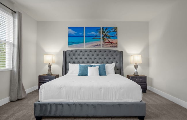 Modern 4BR Family Home With Private Pool - Photo 28