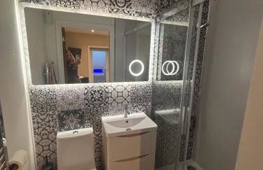 1 double bed studio with private access and parking - Photo 6