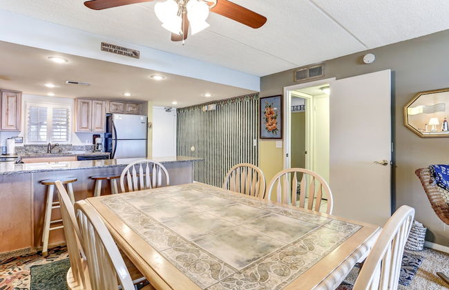 Recently Renovated Ocean Front Condo by RedAwning - Foto 18