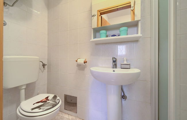 Chic and Charming Krk Downtown Apartments - Photo 27