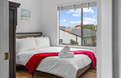 Mira Mesa Family Retreat 4BR with Balcony and Firepit - Photo 19