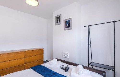 Charming 2 Bed House, Sleeps 6, Free parking, Contractors welcome - Foto 63