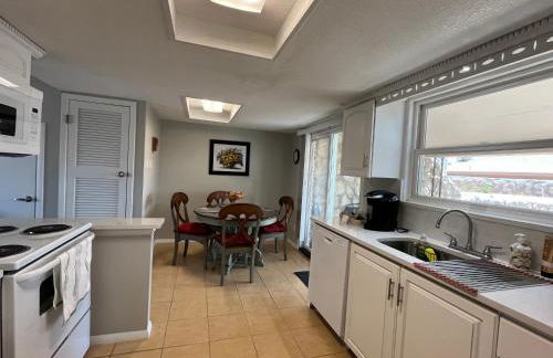 Cozy Townhome 5 Min to Airport - Foto 16