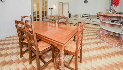 Gorgeous Home In Briare With Sauna - Photo 5