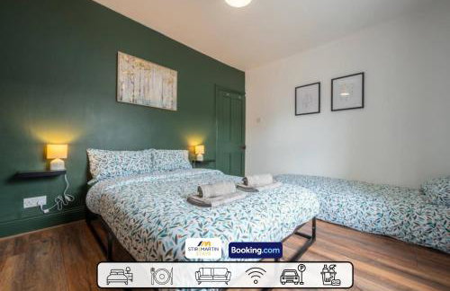 Stylish 2 BR Townhouse By StirkMartin Stays Short Lets & Serviced Accommodation Cardiff With Free Parking & Sleeps5 - Foto 1