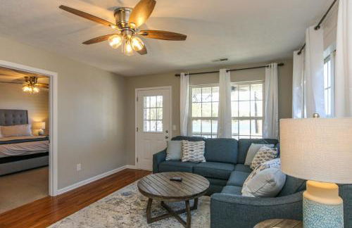 House #04 - Happy Camper-(No Pets) -Private Pier - Photo 8