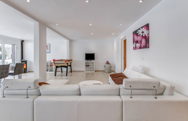 Beautiful Cottage in La Chaux With Jacuzzi - Foto 16