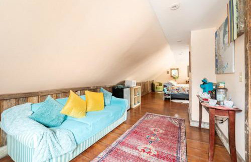 Luxurious sky loft with giant soaker tub, steam room, views - Foto 28