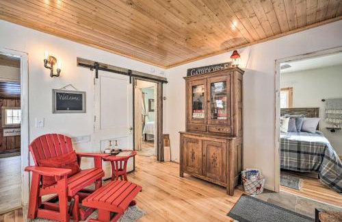 Family Home - Walk to Town and Balsam Lake! - Foto 6