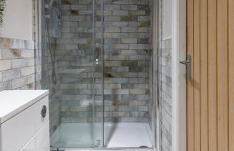 The Slipway Cabins with Hottub - Foto 43